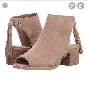 New Koolaburra by UGG Lene Tassel suede bootie